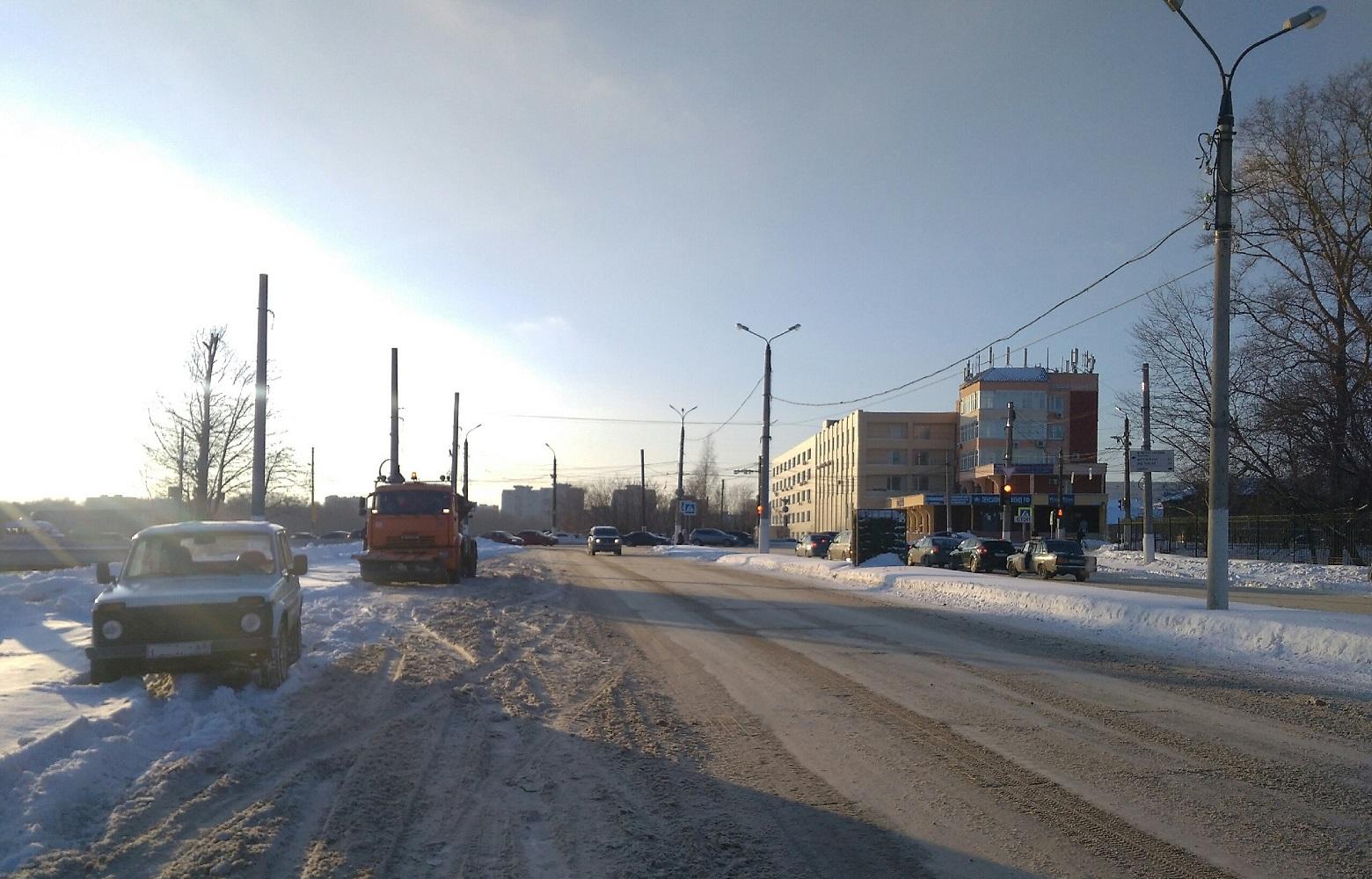 В Твери водителю снегоуборочной машины брызнули в лицо из газового баллончика 