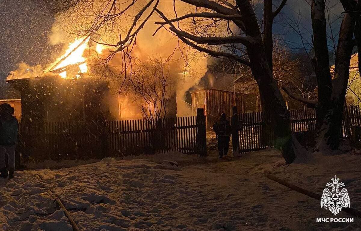 В Бологое из-за замыкания сгорел жилой дом Фото, видео: ГУ МЧС России в Тверской области