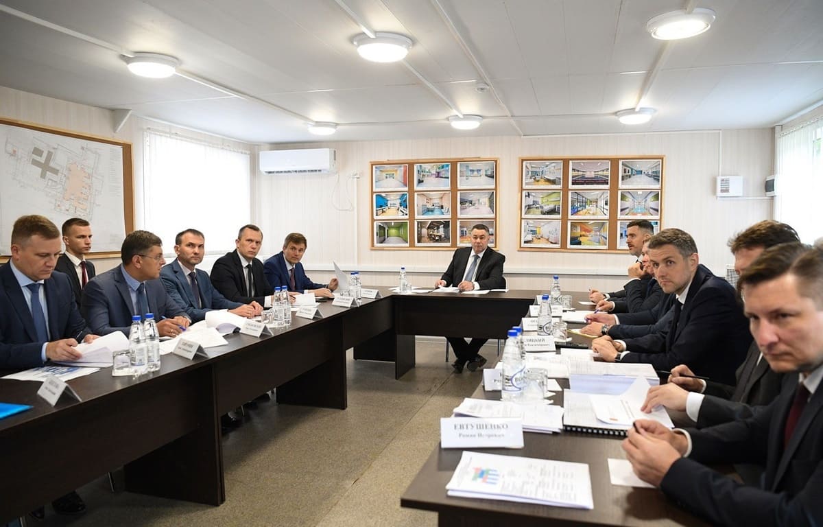 Губернатор Игорь Руденя провел выездное совещание на стройке ДОКБ Фото предоставлено правительством Тверской области