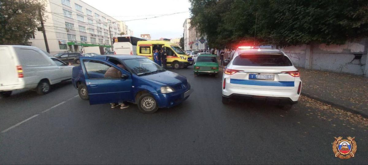 В ДТП на Дарвина в Твери пострадали три автомобиля и один человек - новости Афанасий