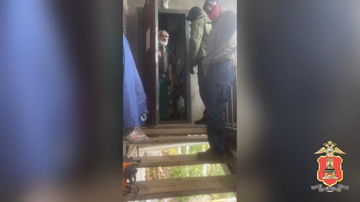 В Твери пенсионер фиктивно зарегистрировал в квартире пятерых иностранцев Видео: УМВД Тверской области