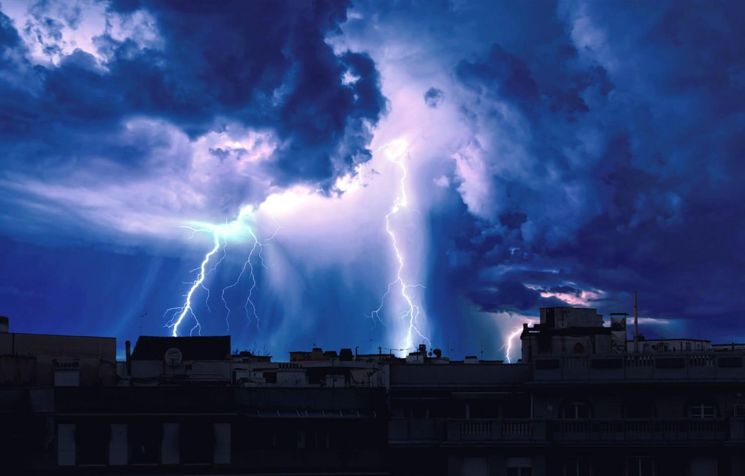 Первый грозовой фронт приближается к Тверской области 