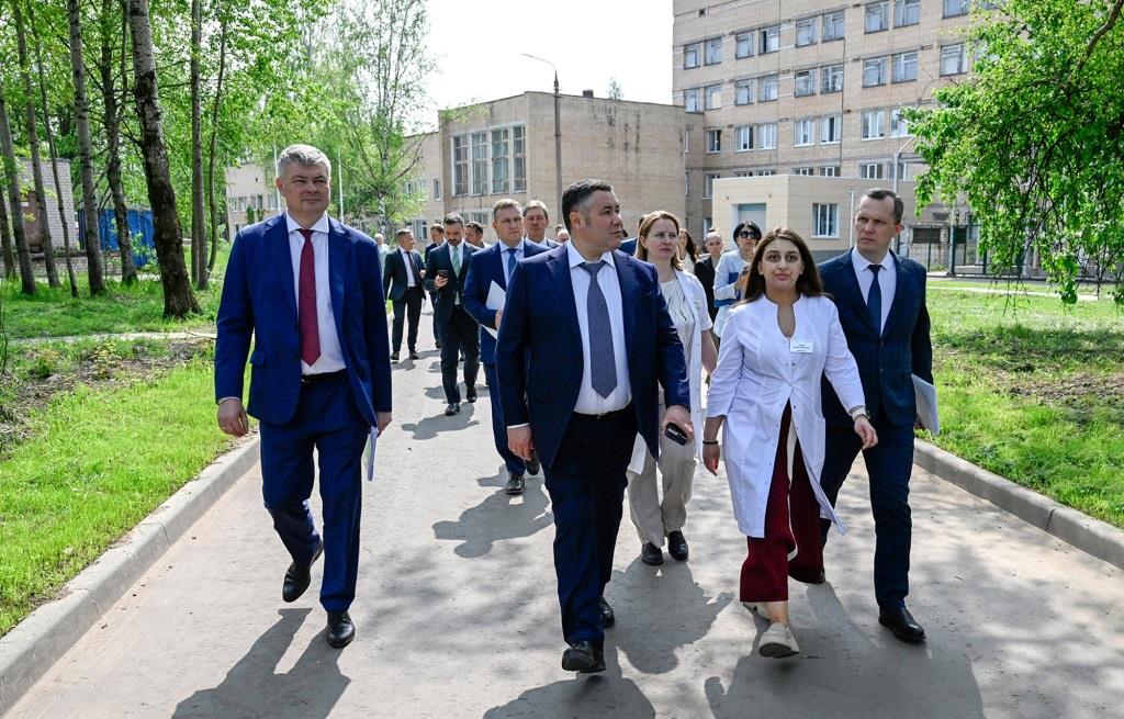 Игорь Руденя посетил медицинский колледж и районную больницу в Кимрах - новости Афанасий