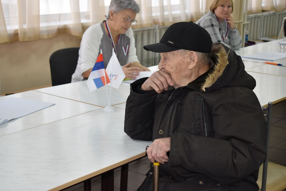 Участник Сталинградской битвы Арсений Михайлович Сухопаров: Своим выбором мы определяем судьбу страны, и именно от нашего выбора зависит будущее России Фото: пресс-служба правительства Тверской области