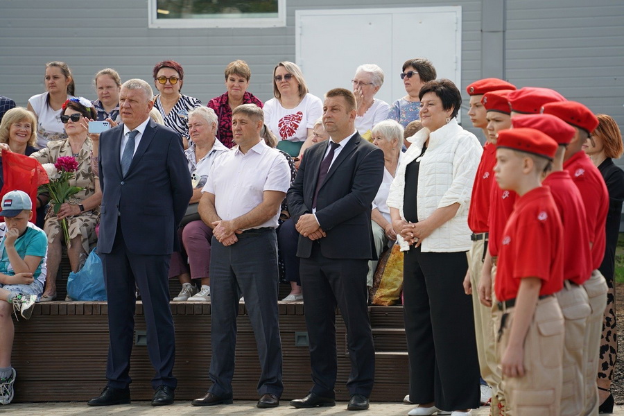 В Лихославле открыли обновленный парк 70-летия Победы Фото: Павел Шемякин В Лихославле открыли обновленный парк 70-летия Победы Фото: Павел Шемякин