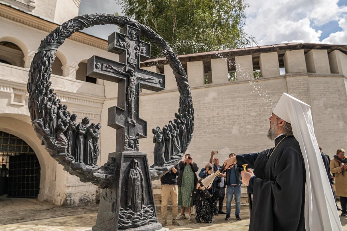 В Старице освятили памятник игумену и 124 монахам, убитым монголо-татарами Фото: Тверская епархия В Старице освятили памятник игумену и 124 монахам, убитым монголо-татарами Фото: Тверская епархия