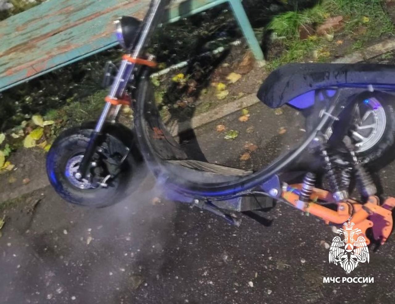 В Удомле загоревшийся электросамокат чуть не спалил квартиру Фото: МЧС по Тверской области
