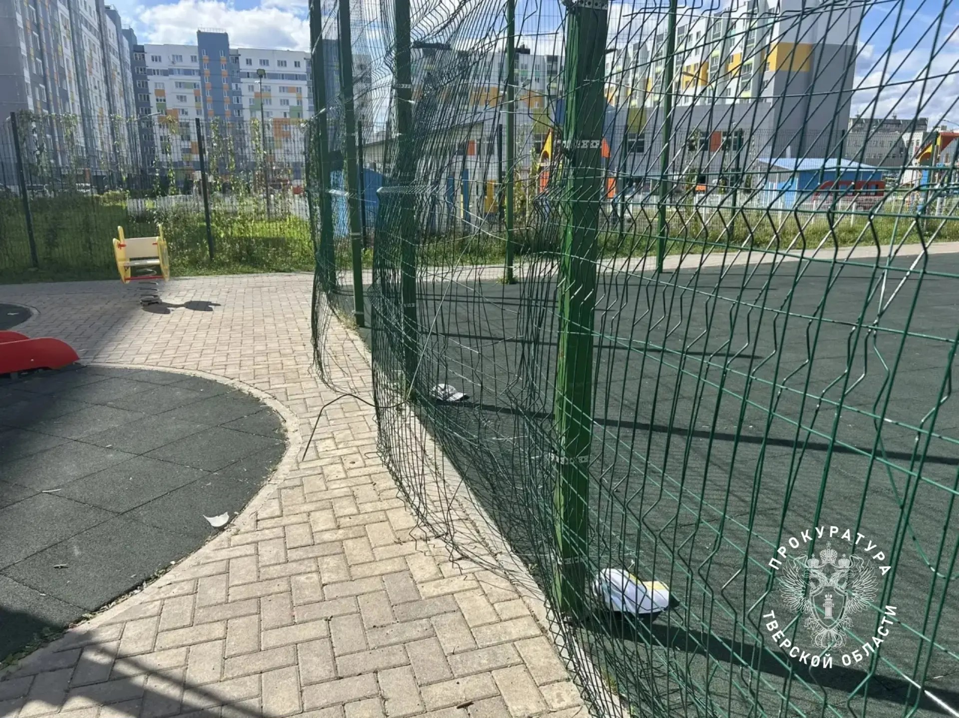 Девочка получила травму на игровой площадке в Твери - новости Афанасий