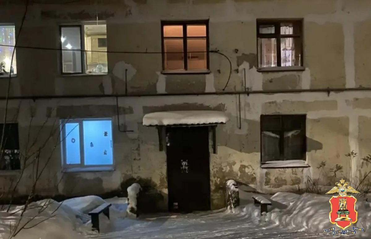 Мужчина, демонстрируя нож, пытался познакомиться с женщиной в Бологое - новости Афанасий