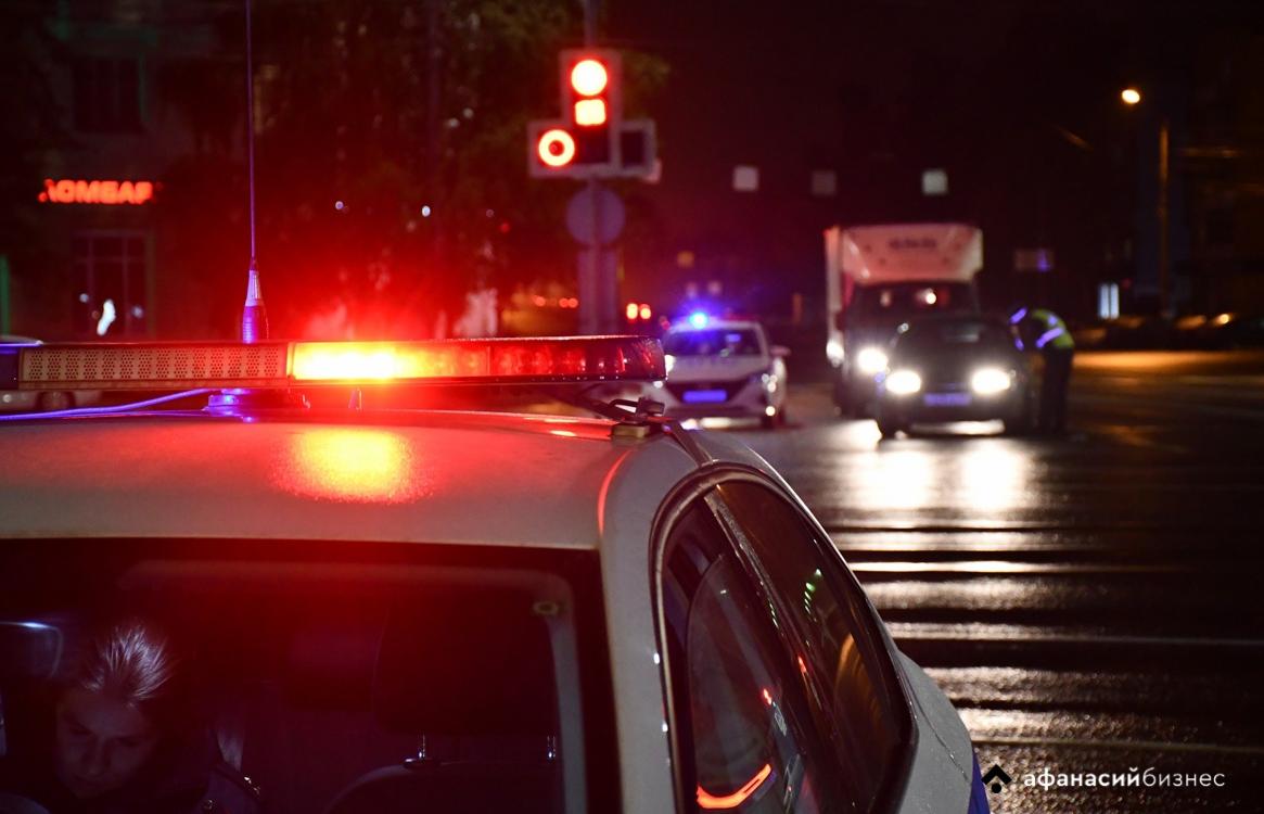 Автомобилист, ожидая проезда, стал участником ДТП на М9 в Тверской области - новости Афанасий