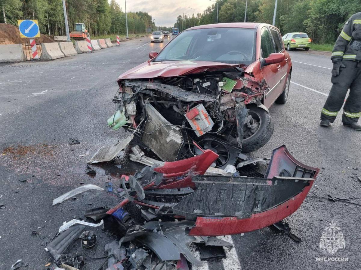 Рядом с поворотом на Глазково столкнулись две легковушки Фото: МЧС Тверской области