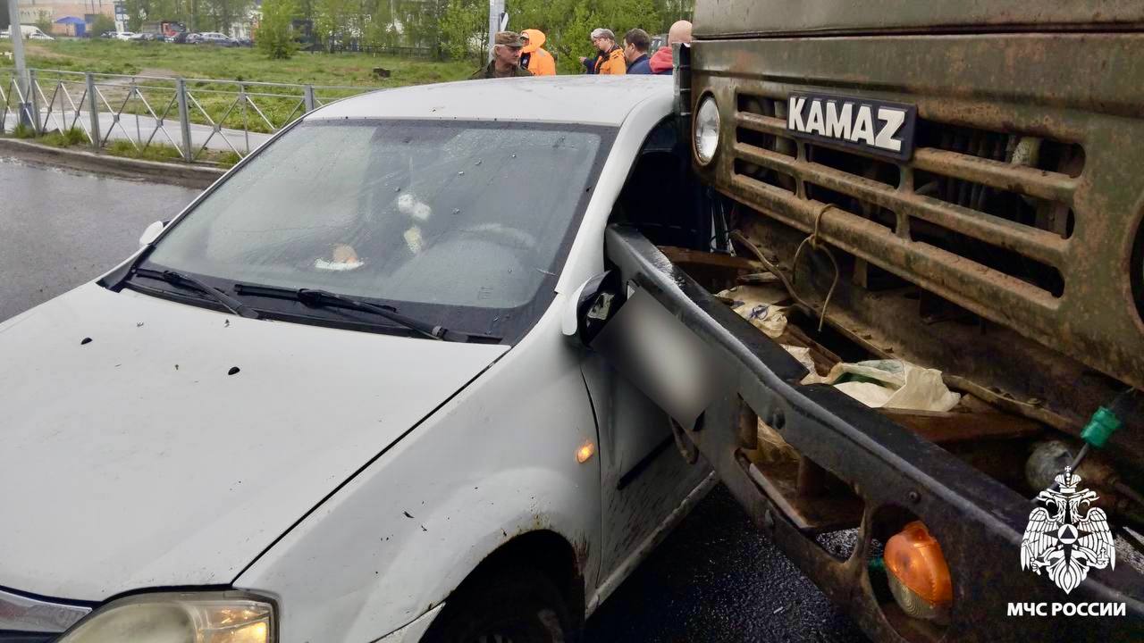 В Твери женщина пострадала в ДТП с КАМАЗом