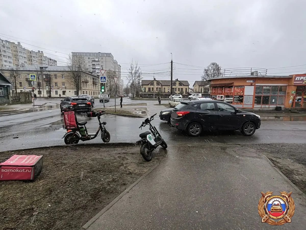 В Твери на улице Коноплянниковой легковушка столкнулась с электровелосипедом Фото: ГАИ