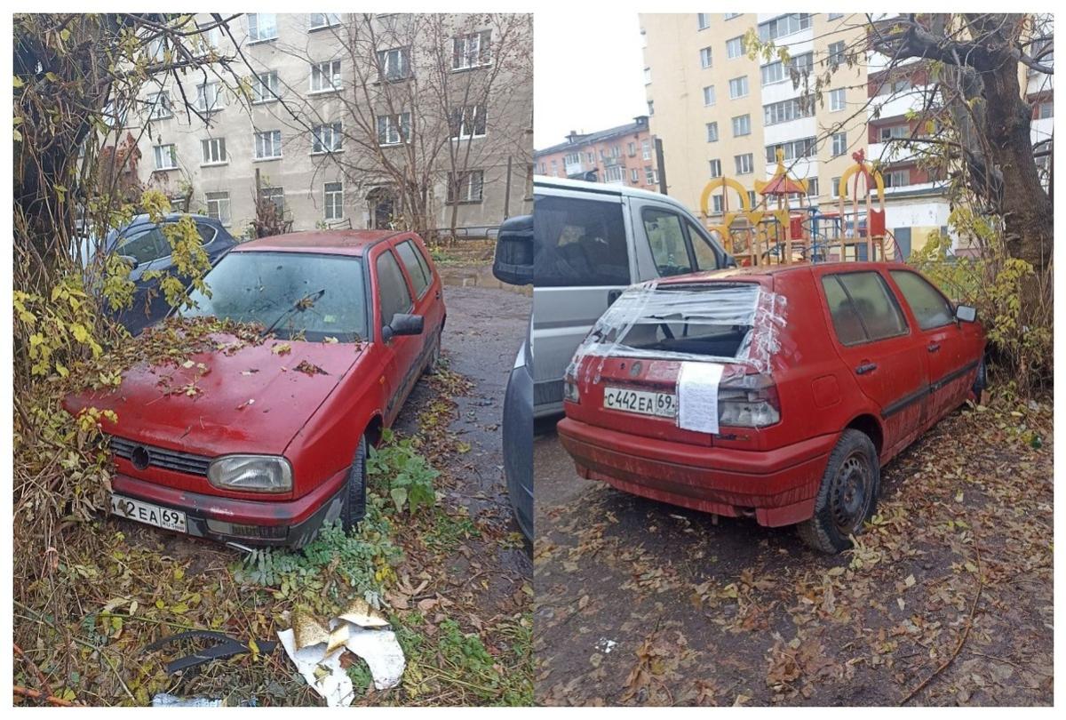 В Твери ищут владельца брошенного автомобиля на улице Учительской Фото: администрация города Твери