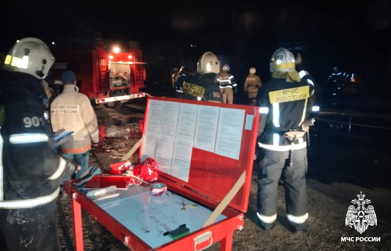 В Вышнем Волочке загорелся ангар - новости Афанасий