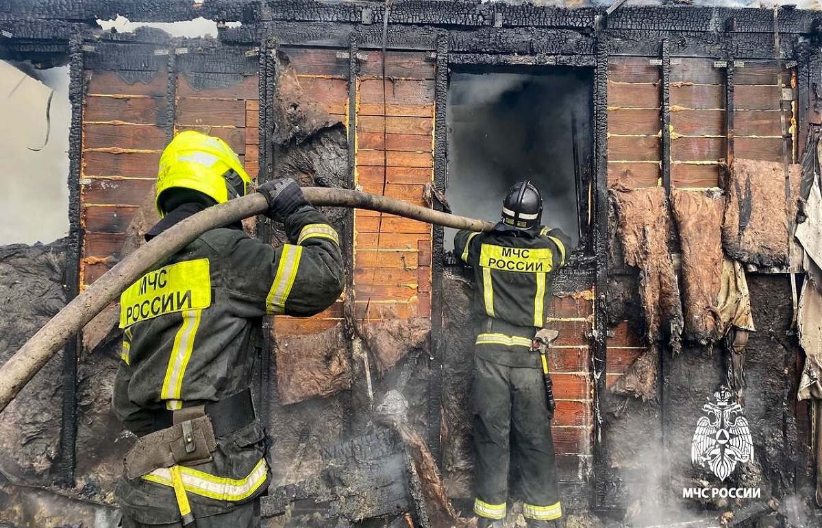В Калининском районе полностью сгорел жилой дом Фото: МЧС по Тверской области