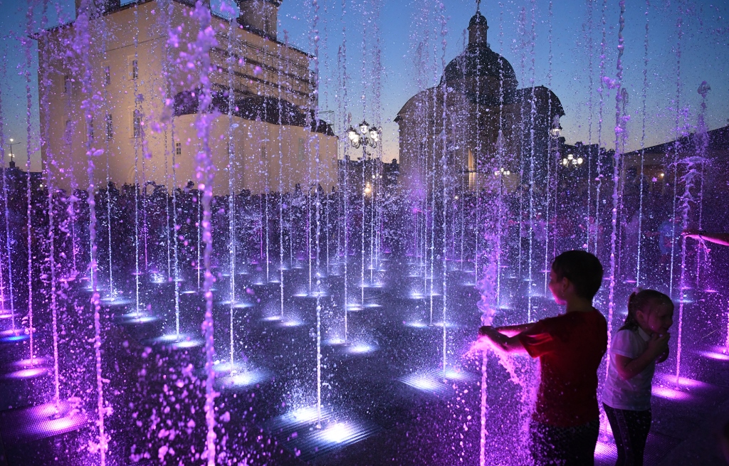 Опубликован график работы светомузыкального фонтана на Соборной площади в Твери Фото: архив Afanasy.biz