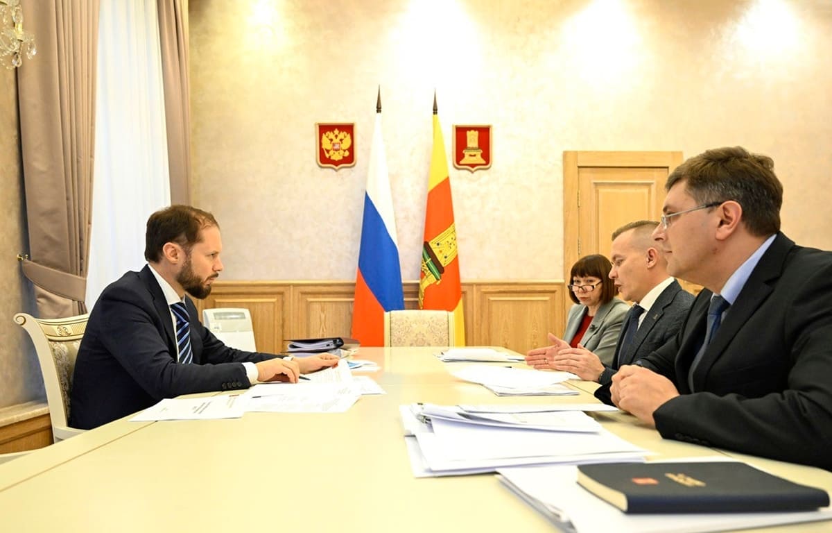 Врио губернатора Виталий Королев провел совещание по теме ВСМ Москва — СПб Фото предоставлено правительством Тверской области