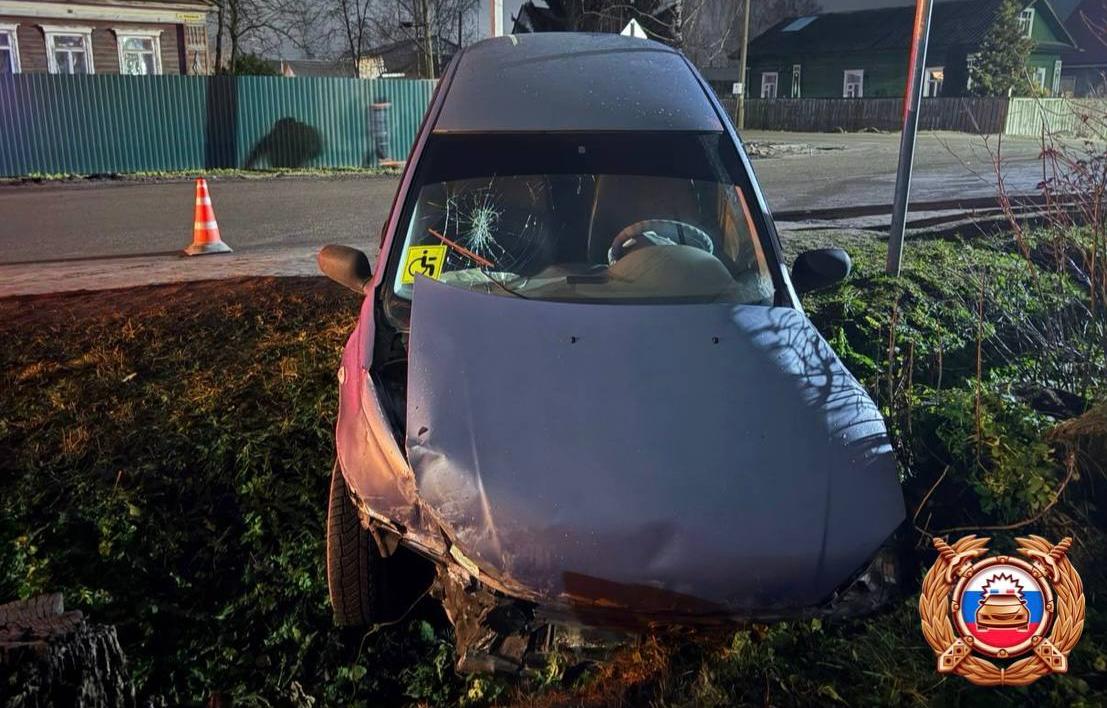 В Калязине из-за нарушения ПДД столкнулись две легковушки - новости Афанасий