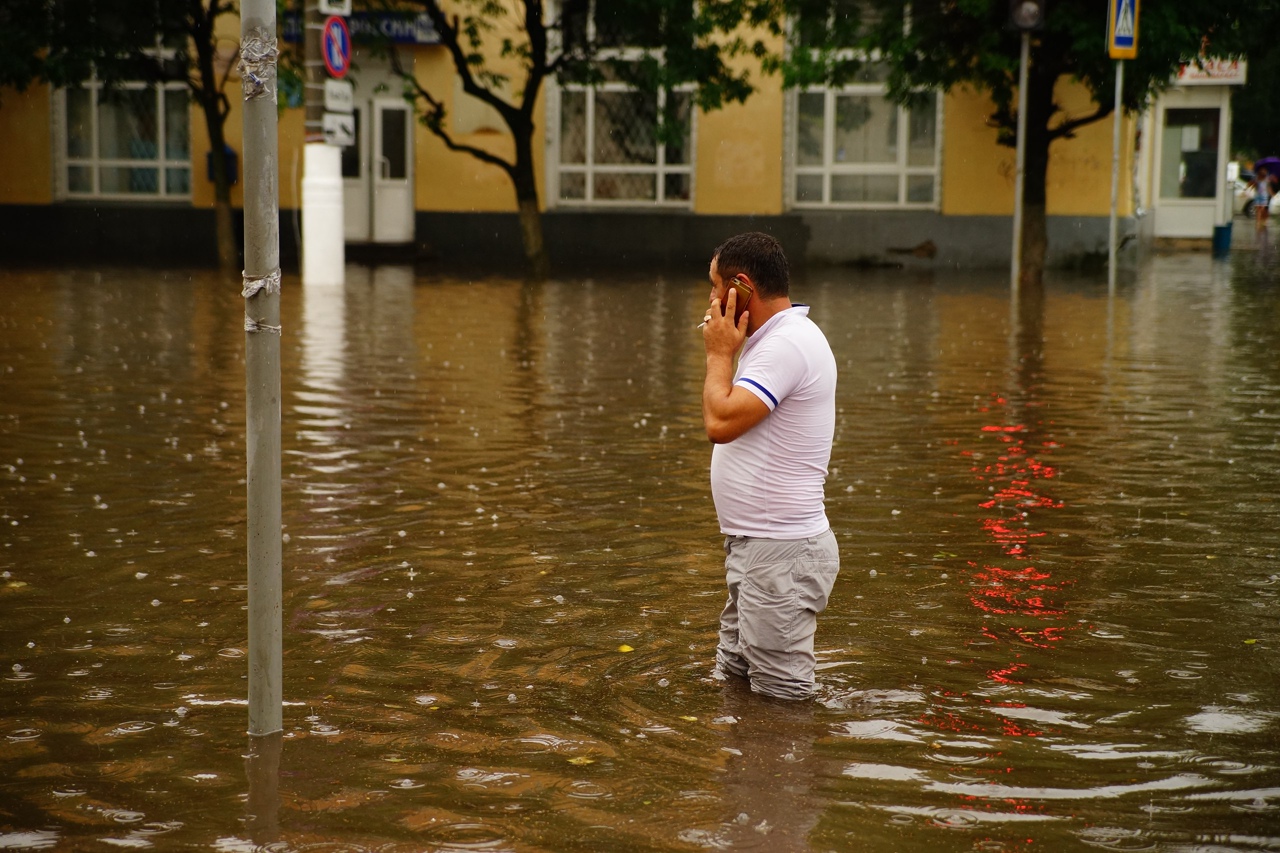 Стихия, пожары, БПЛА: какие неприятности у россиян происходили с жильем летом - новости Афанасий