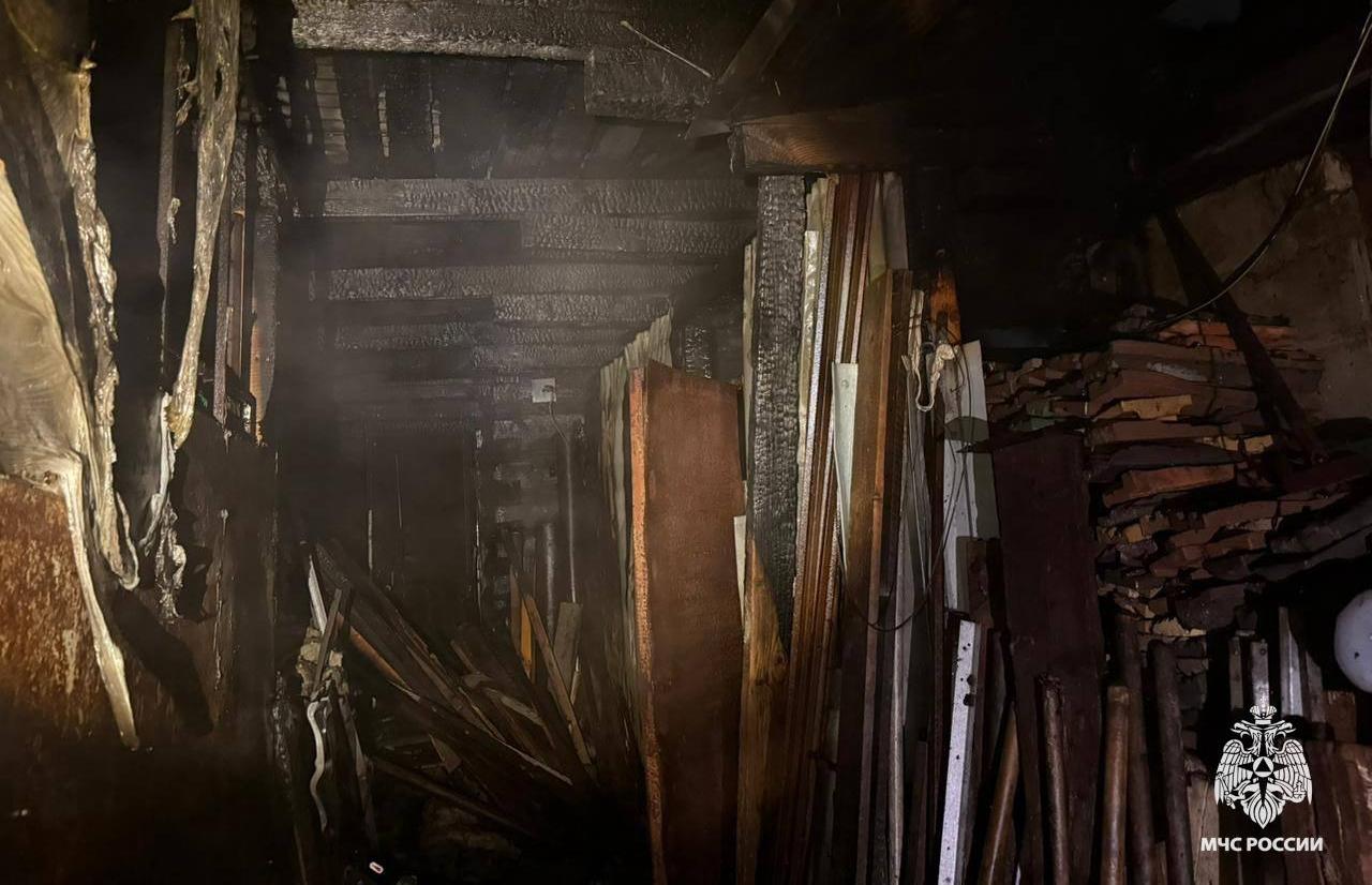 Пожарные тушат баню в Твери  - новости Афанасий