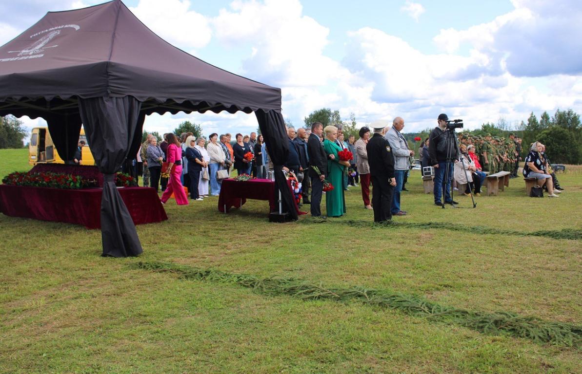 В деревне Брод Тверской области перезахоронили останки бойцов, погибших в годы Великой Отечественной войны - новости Афанасий