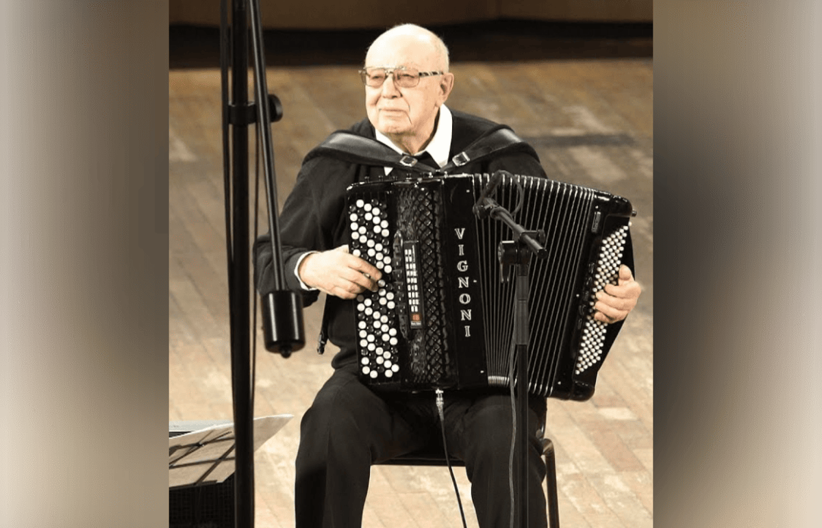 В Осташкове простятся с баянистом-виртуозом, народным артистом РФ Анатолием Беляевым - новости Афанасий