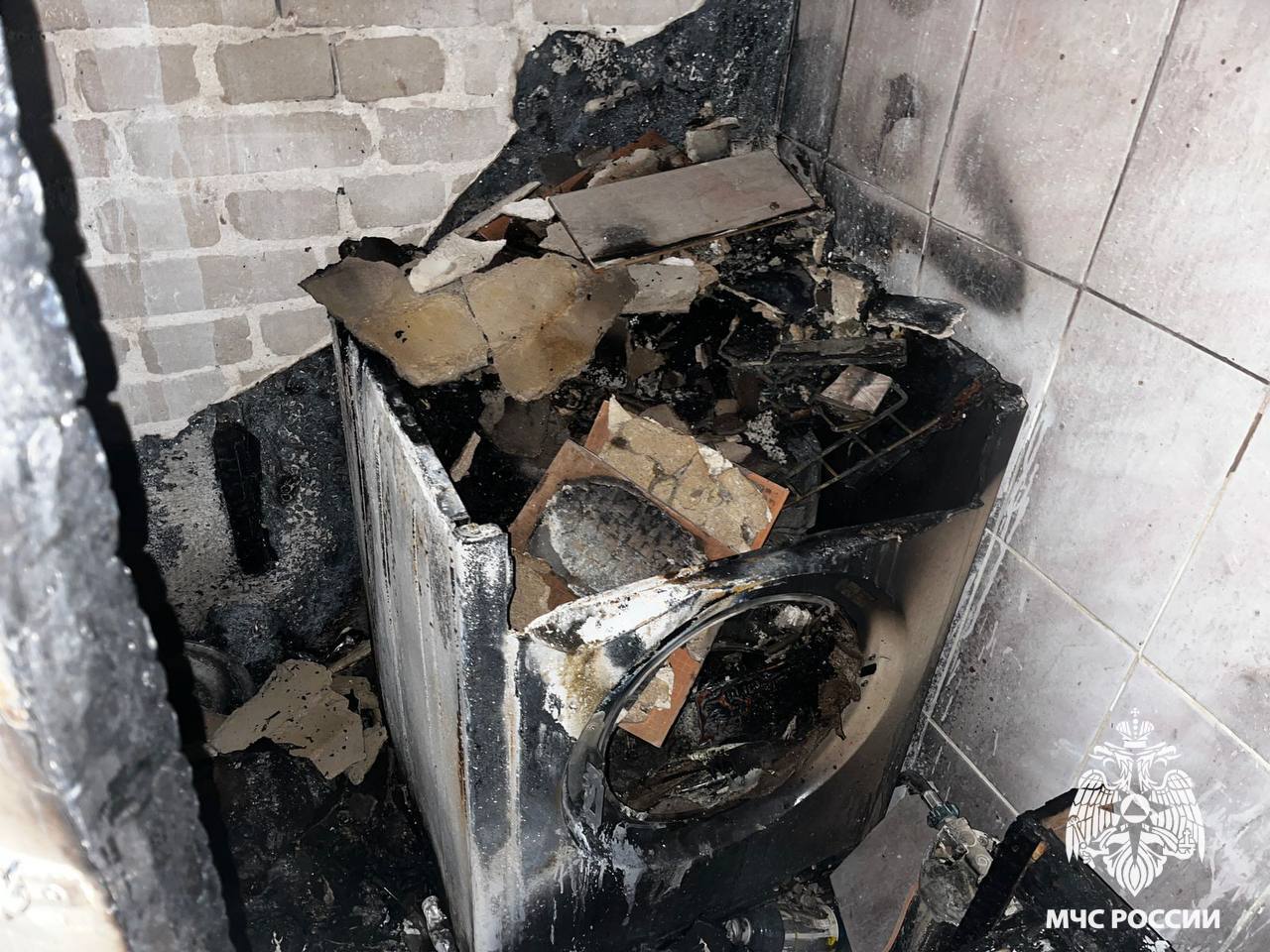 Причиной пожара в Твери на Тверском проспекте стала аварийная стиральная машинка Фото: ГУ МЧС России по Тверской области, Игорь Ефимов