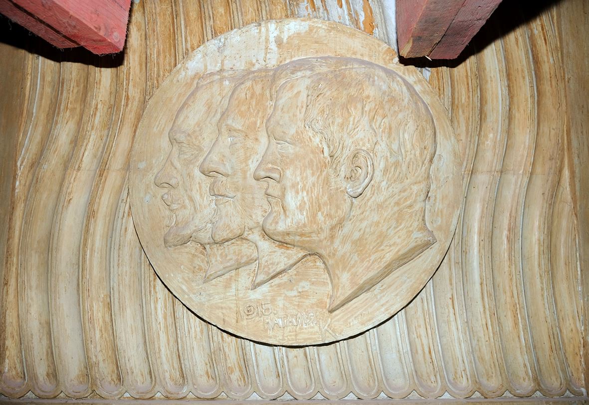 В Санкт-Петербурге реставраторы  Дома Радио нашли барельеф Фото : предоставлено ВТБ, автор Анжела Мнацаканян, Фонтанка.ру