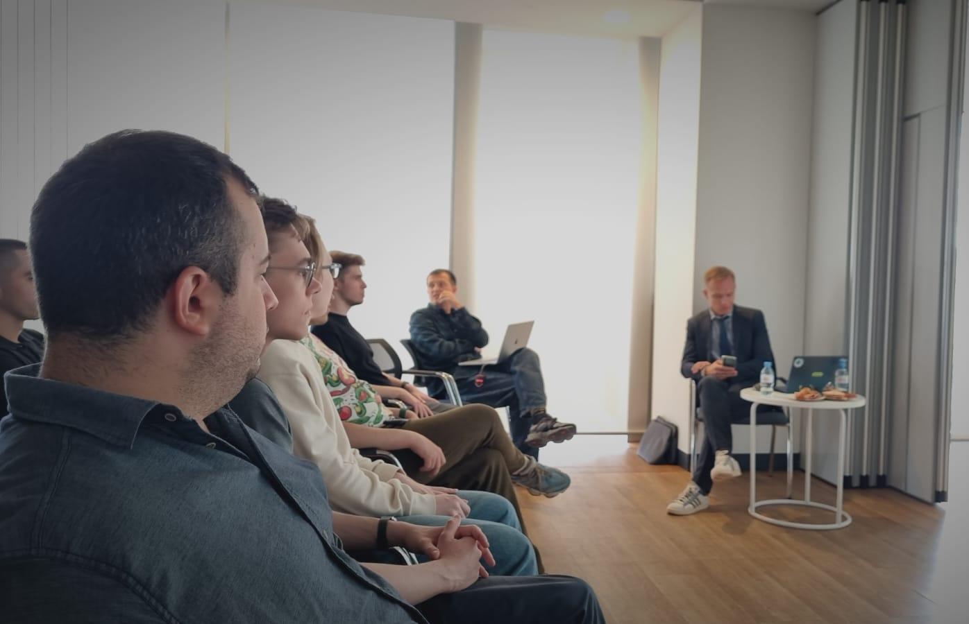 Банкиры научили студентов проверять бизнес-гипотезы - новости Афанасий