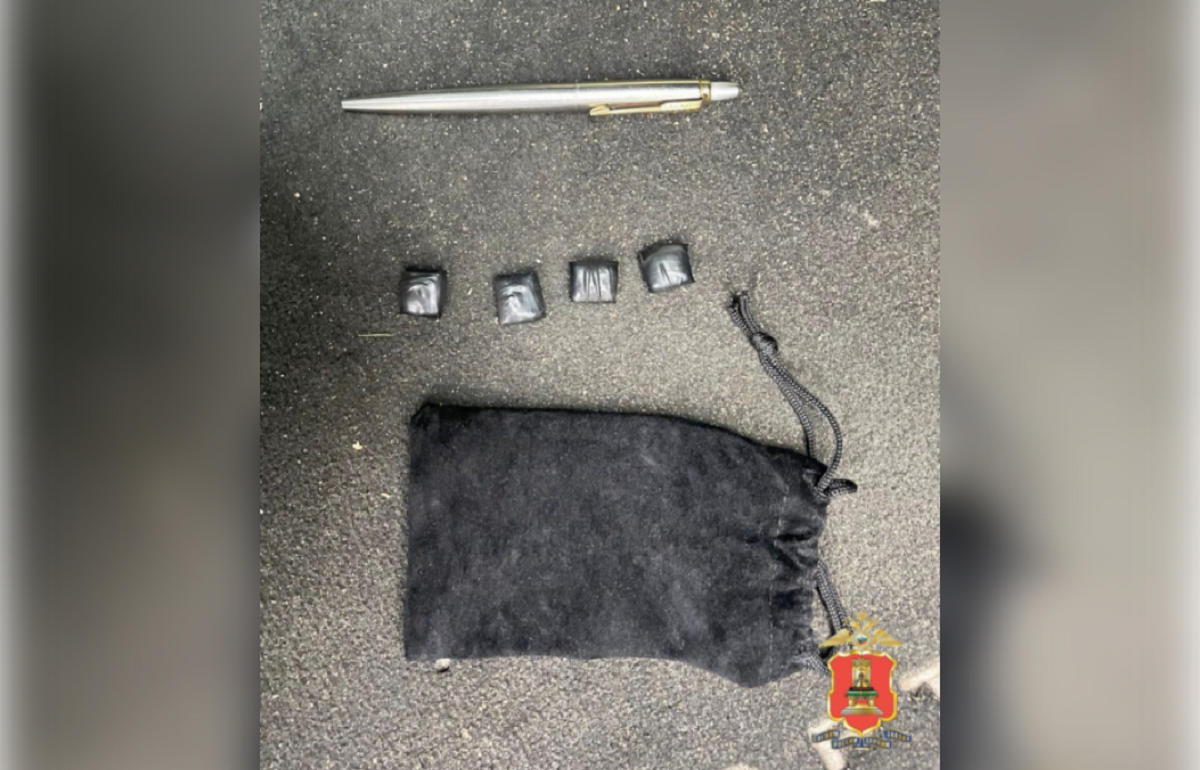 В Твери в момент «закладки» задержали двух наркокурьеров