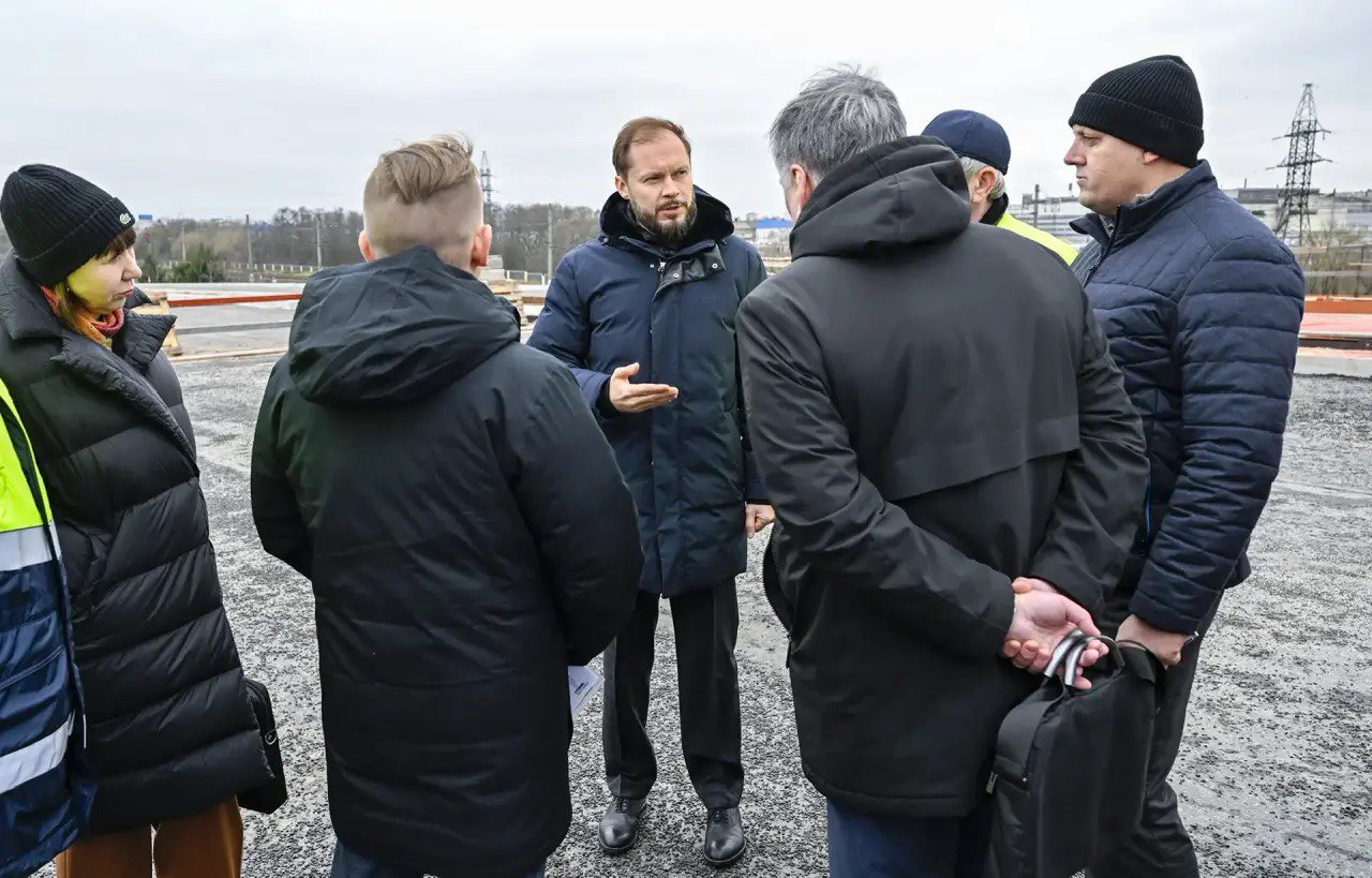 Виталий Королев рассказал о выработке мер по ускорению строительства Западного моста 