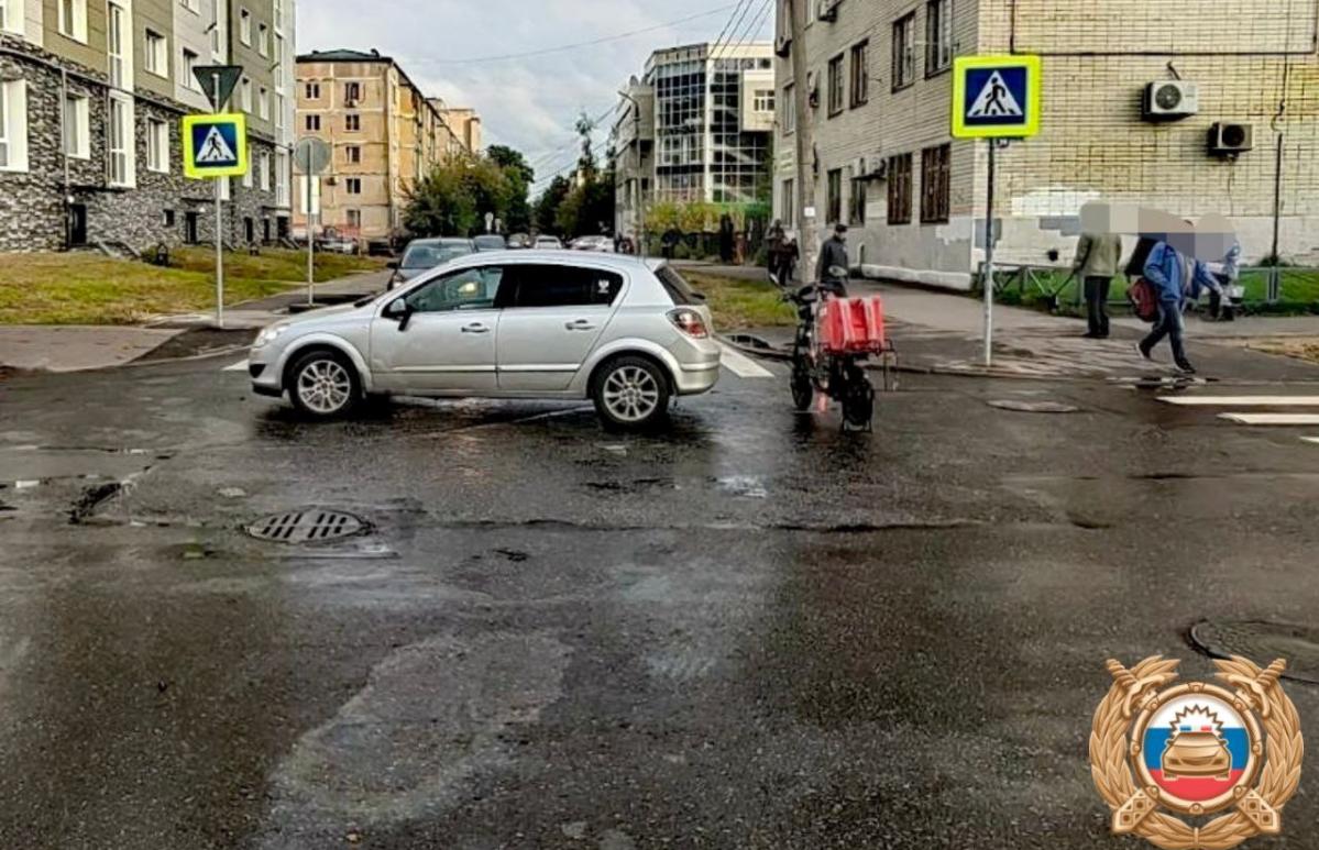 На 15 лет Октября в Твери женщина на электровелосипеде попала под машину - новости Афанасий