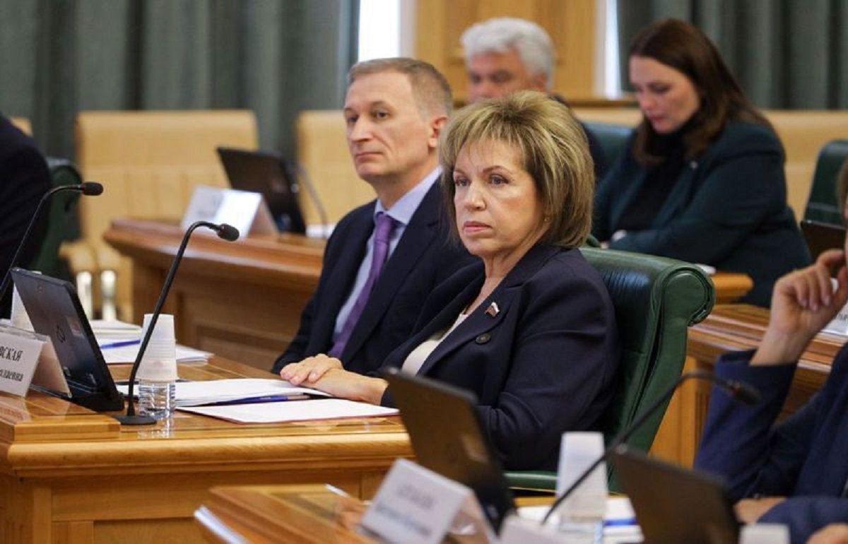 После выступления сенатора от Тверской области из продажи изъяли школьные тетради с сомнительным изображением - новости Афанасий