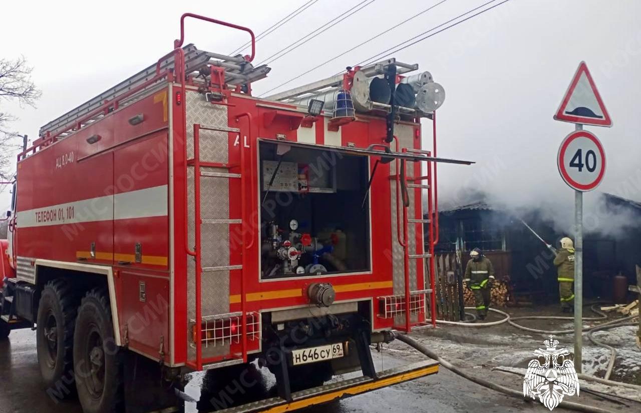 В Оленино сгорел дом на две квартиры - новости Афанасий