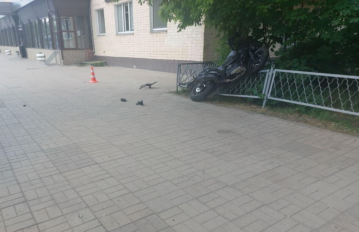 Страшное видео ДТП с мотоциклистом в Твери опубликовали в сети - новости Афанасий