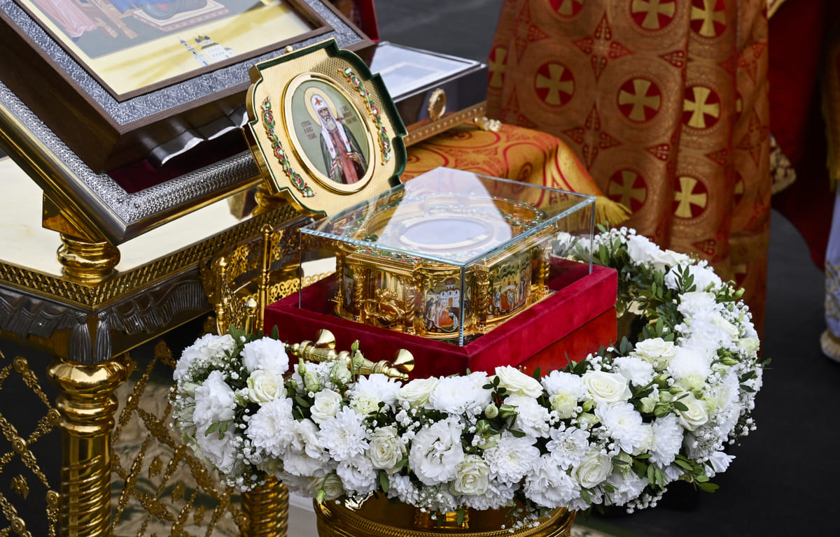 В Твери торжественно встретили ковчег с частицей мощей святителя Тихона - новости Афанасий