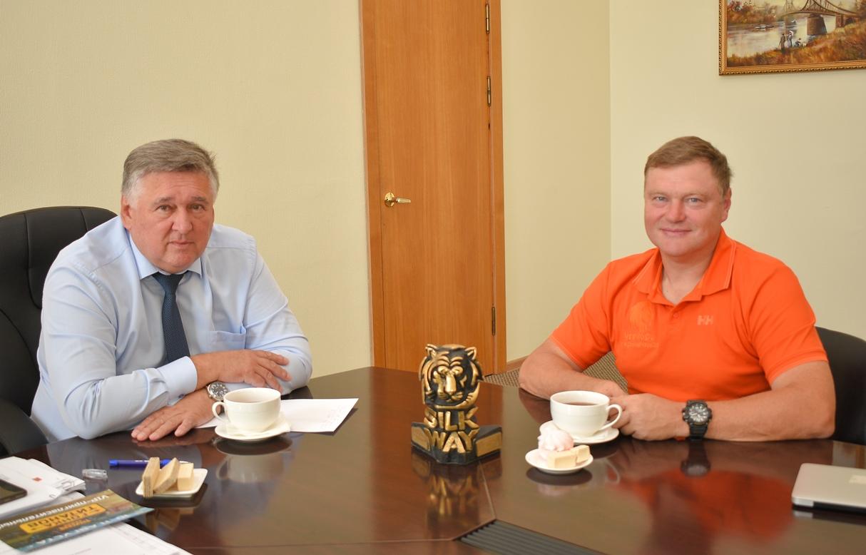 Глава Твери Алексей Огоньков встретился с серебряным призером  «Шелкового пути - 2024» Евгением Павловым  - новости Афанасий