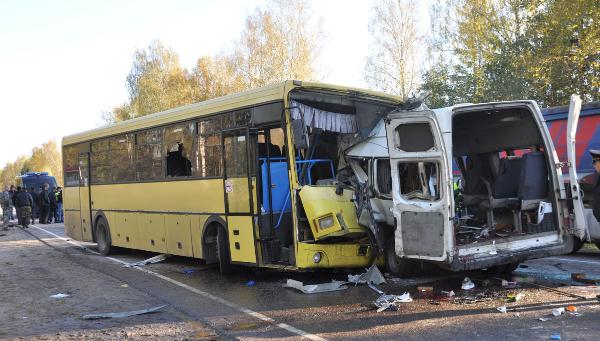 После ДТП под Тверью перевозчиков в России снова обяжут лицензироваться в обязательном порядке 