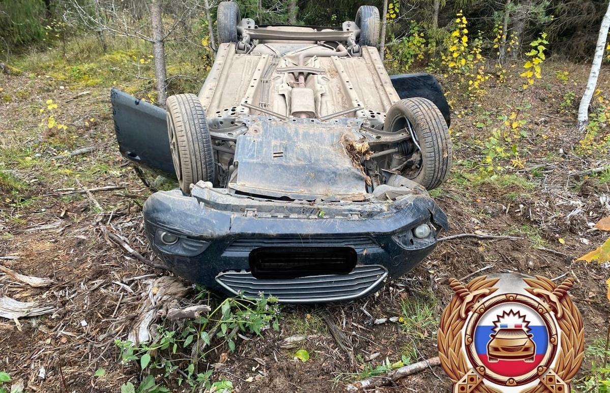 Появились фото ДТП в Бологовском округе, где машина опрокинулась в кювет - новости Афанасий