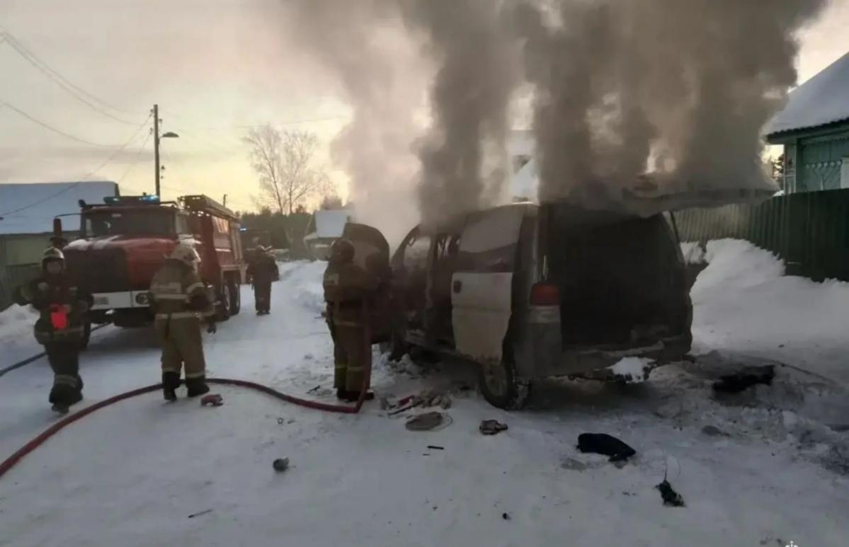 Рядом с частными домами в Бологое загорелся автомобиль - новости Афанасий