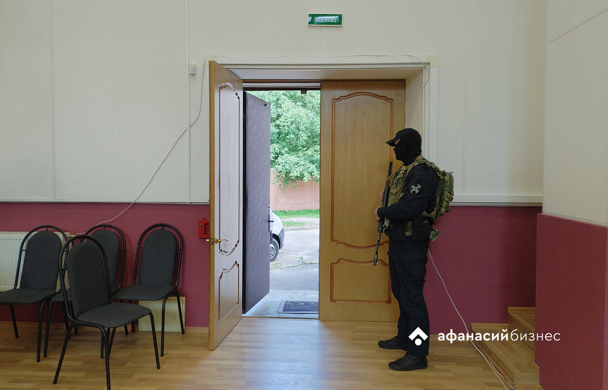 Жителей Москвы обвиняют в помощи нелегальным мигрантам в Тверской области - новости Афанасий