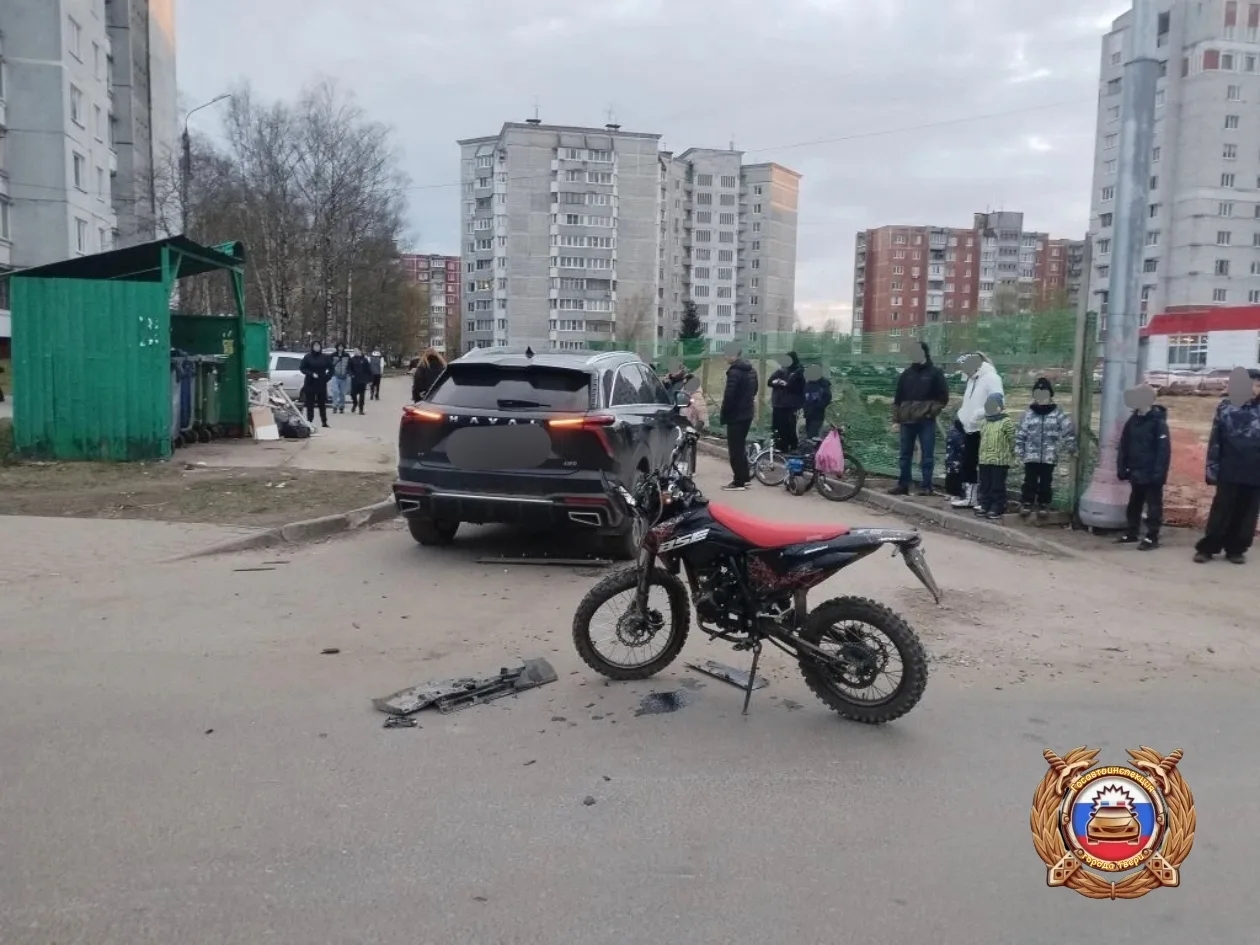 Питбайкер пострадал в ДТП на улице Артюхиной в Твери 