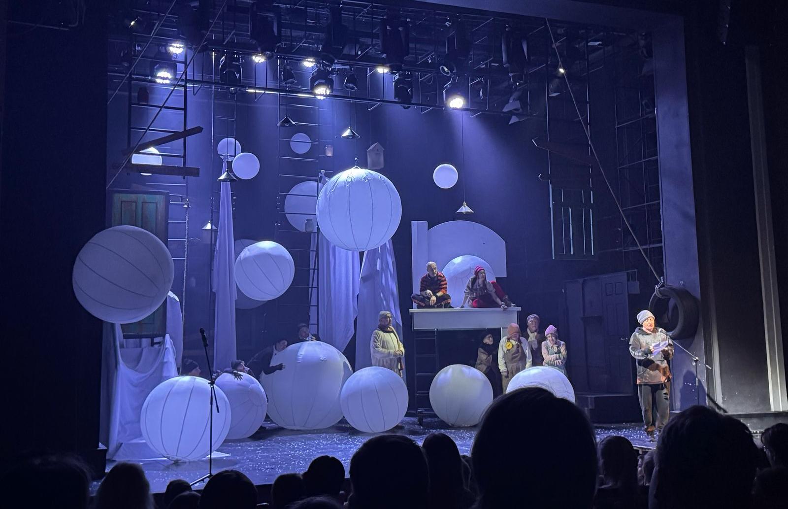 Что случилось с мальчиком из сказки про Винни-Пуха, рассказывает ТЮЗ Твери Текст: Ольга Вересова