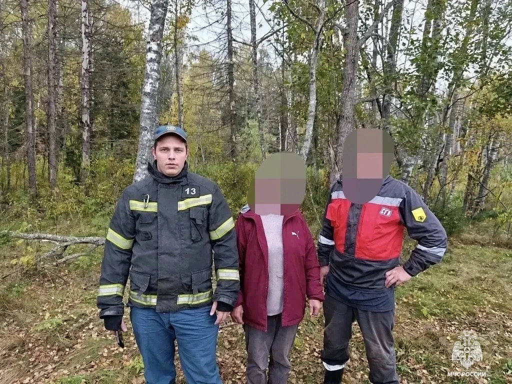 Заблудившихся под Торжком грибников нашли сотрудники МЧС Фото: ГУ МЧС по Тверской области