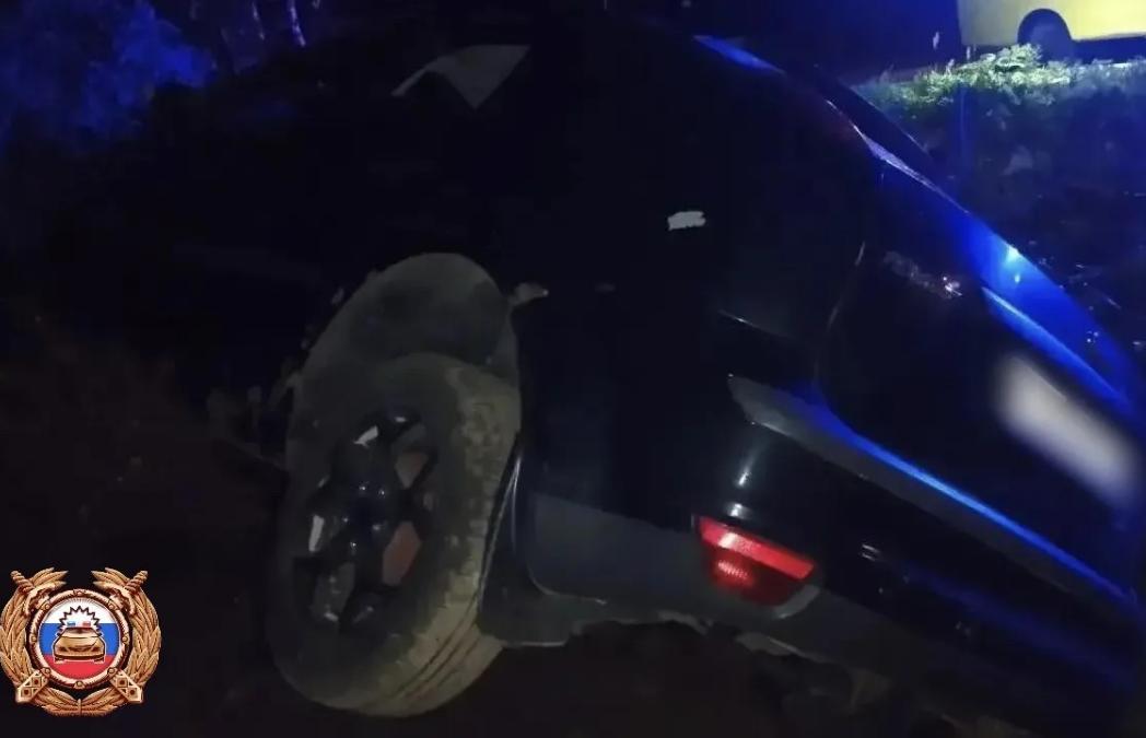 Автомобиль врезался в дерево в Тверской области - новости Афанасий
