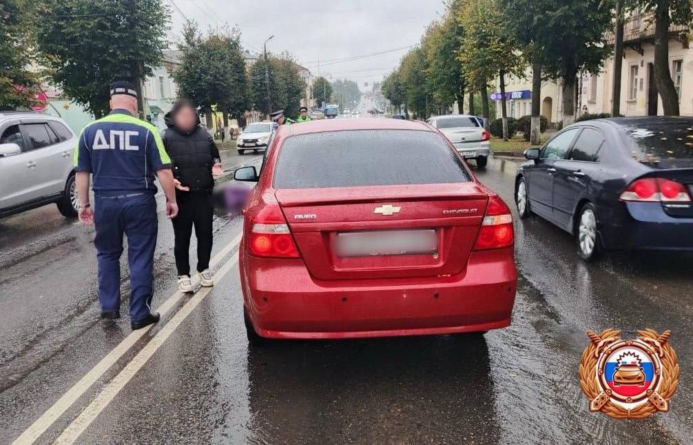 В Ржеве выбежавшая на дорогу пенсионерка попала под машину - новости Афанасий