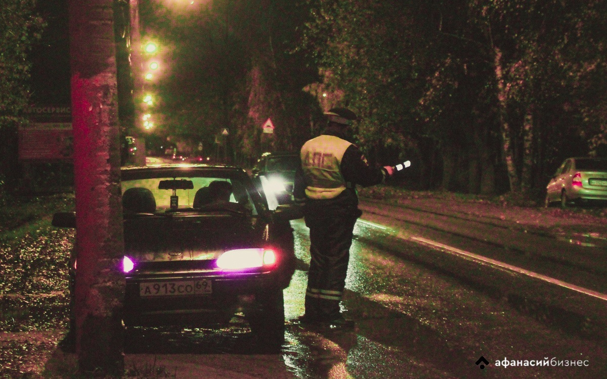 В России ужесточат наказание за специально заляпанные и заклеенные автомобильные номера Фото: архив Afanasy.biz