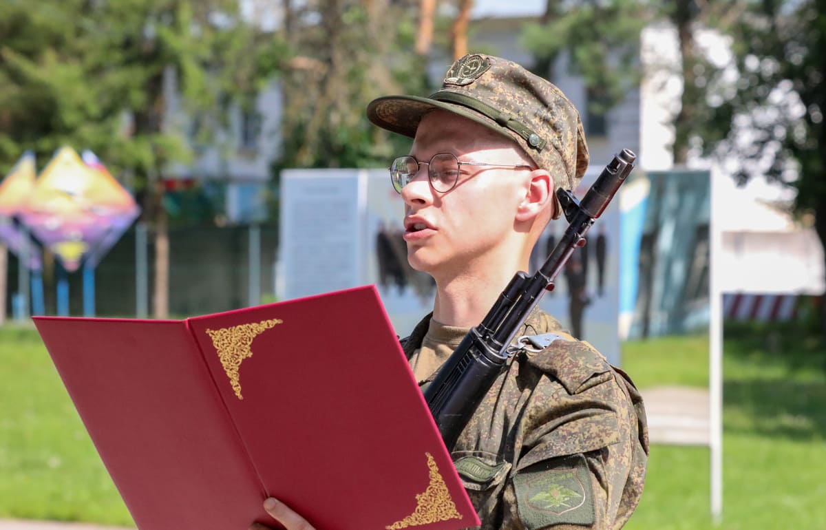 В Твери в полку военно-транспортной авиации срочники приняли присягу