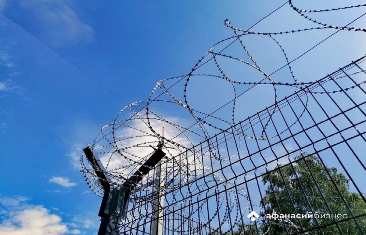 Житель поселка Жарковский ударил приятеля бутылкой по голове, а потом добил руками и ногами - новости Афанасий